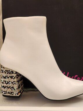 Betsey Johnson "Kassie" White Embellished Heeled Booties. NIB. Size 8.5